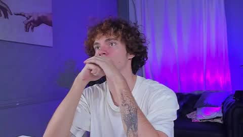 Snapshot of tommy_jamm chatting on 10-27-25, 01:59 Tommy online show from 10-27-25, 01:59