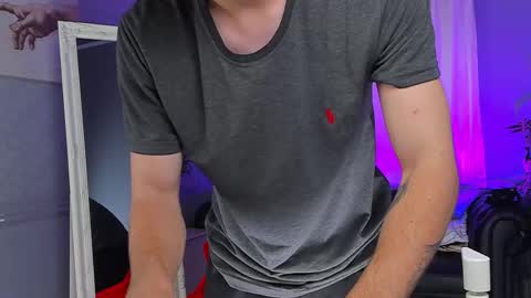 Snapshot of tommy_jamm chatting on 10-29-25, 03:25 Tommy online show from 10-29-25, 03:25