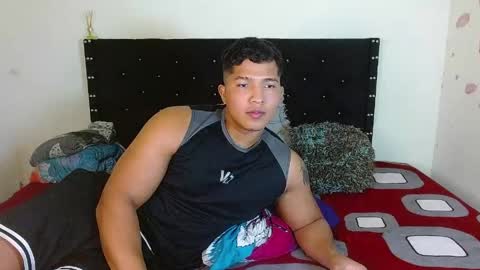 Snapshot of tommy_montana57935 chatting on 04-19-26, 04:01 tommy and merida online show from 04-19-26, 04:01