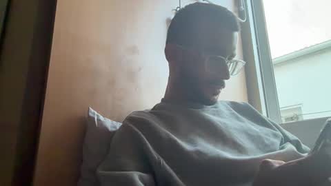 Snapshot of tommydesirex chatting on 05-15-26, 06:37 TOMMYDESIREX online show from 05-15-26, 06:37
