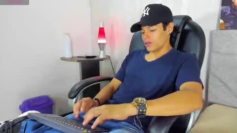 tommyhot7 online show from 06-04-26, 07:42
