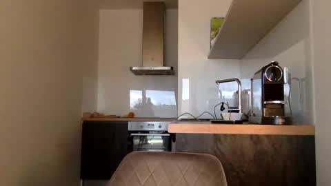 Thomas Fit online show from 12-20-24, 12:16