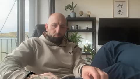 Thomas Fit online show from 10-24-25, 07:05