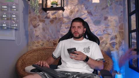 Snapshot of tomsloan_ chatting on 01-09-25, 11:14 Sr. Thomas online show from 01-09-25, 11:14
