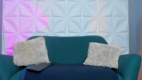 Snapshot of tomsloan_ chatting on 01-16-25, 12:12 Sr. Thomas online show from 01-16-25, 12:12