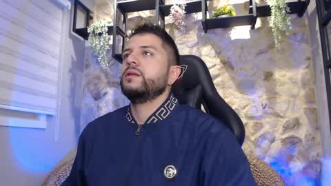 Snapshot of tomsloan_ chatting on 02-10-25, 11:15 Sr. Thomas online show from 02-10-25, 11:15