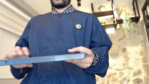 Snapshot of tomsloan_ chatting on 02-11-25, 10:59 Sr. Thomas online show from 02-11-25, 10:59