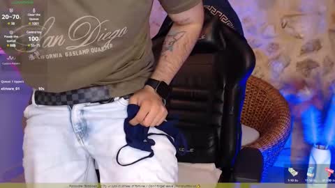Snapshot of tomsloan_ chatting on 02-11-25, 02:02 Sr. Thomas online show from 02-11-25, 02:02
