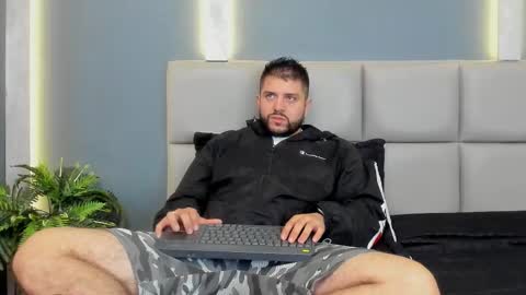 Snapshot of tomsloan_ chatting on 02-22-25, 11:02 Sr. Thomas online show from 02-22-25, 11:02