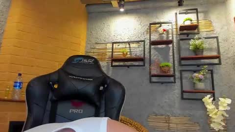 Snapshot of tomsloan_ chatting on 02-24-25, 11:10 Sr. Thomas online show from 02-24-25, 11:10