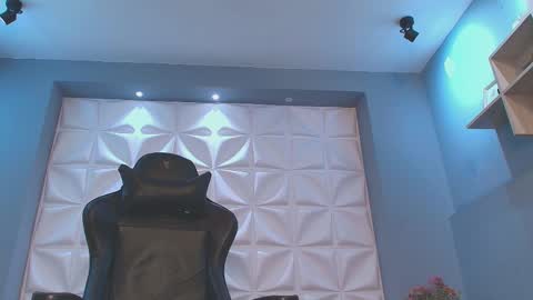 Snapshot of tomsloan_ chatting on 09-13-25, 11:10 Sr. Thomas online show from 09-13-25, 11:10
