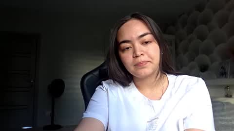 Yara online show from 06-25-26, 03:16