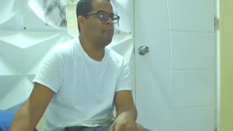 Antonio online show from 02-06-25, 12:26