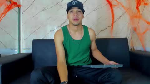 Snapshot of tonnygil chatting on 10-27-25, 12:09 Tonny online show from 10-27-25, 12:09