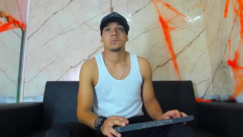 Snapshot of tonnygil chatting on 10-31-25, 12:06 Tonny online show from 10-31-25, 12:06