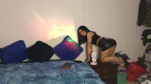 Snapshot of tony_and_sophia chatting on 12-06-24, 02:24 Sophia Tony online show from 12-06-24, 02:24