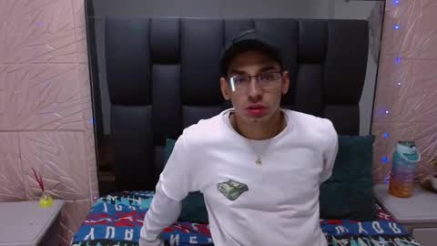 tony_crost online show from 10-05-25, 04:22
