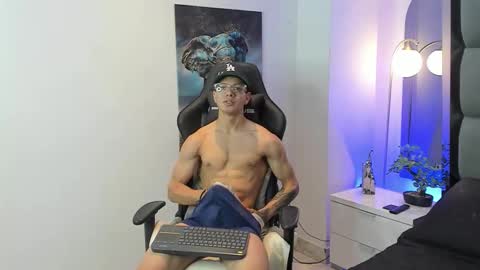 tony_petrov online show from 10-01-25, 11:38