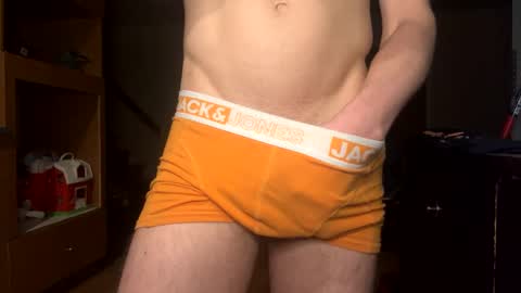 Snapshot of tonyb1291 chatting on 02-08-25, 05:08 Sexy boys online show from 02-08-25, 05:08