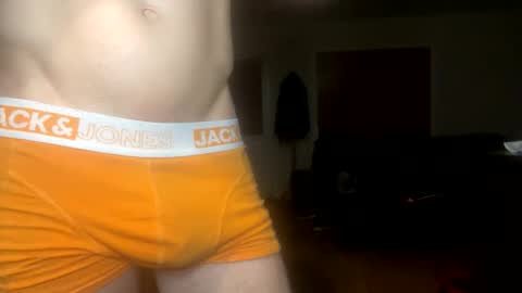 Snapshot of tonyb1291 chatting on 02-22-25, 05:23 Sexy boys online show from 02-22-25, 05:23