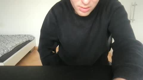 Max online show from 10-04-25, 12:36