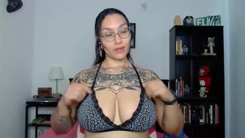 Snapshot of toothyy chatting on 05-05-26, 05:10 toothyy online show from 05-05-26, 05:10
