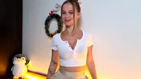 Kira online show from 12-21-24, 07:35