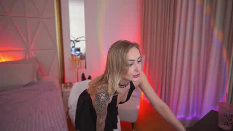 Snapshot of top_grace chatting on 03-10-26, 03:11 top_grace online show from 03-10-26, 03:11