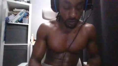 Snapshot of topasbadboi chatting on 11-07-25, 07:47 BlackX0nyx88 online show from 11-07-25, 07:47