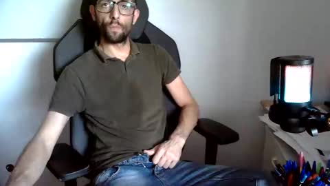 Snapshot of topg84 chatting on 06-09-26, 04:18 Topg84 online show from 06-09-26, 04:18