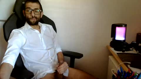 Snapshot of topg84 chatting on 06-13-26, 02:37 Topg84 online show from 06-13-26, 02:37