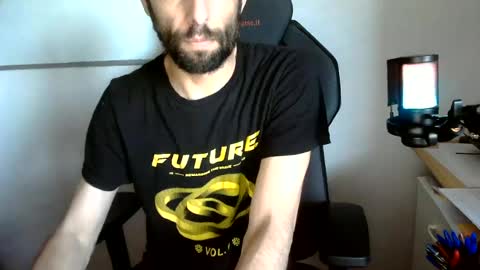 Snapshot of topg84 chatting on 06-25-26, 04:00 Topg84 online show from 06-25-26, 04:00