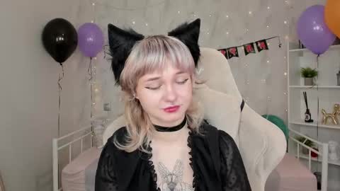 Snapshot of tori_cutie chatting on 10-23-25, 02:00 Tori online show from 10-23-25, 02:00