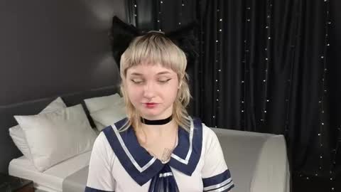 Snapshot of tori_cutie chatting on 11-12-25, 12:22 Tori online show from 11-12-25, 12:22