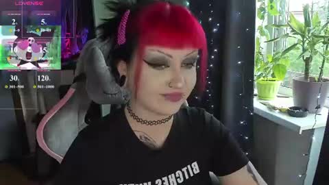 your personal gothic girl check it    online show from 06-15-26, 03:36