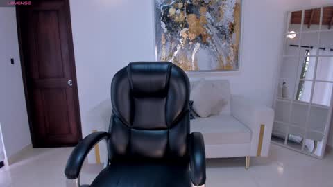 Tori Cross online show from 01-31-25, 03:55