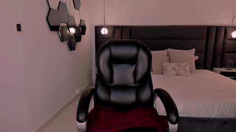 Tori Cross online show from 03-10-25, 03:30