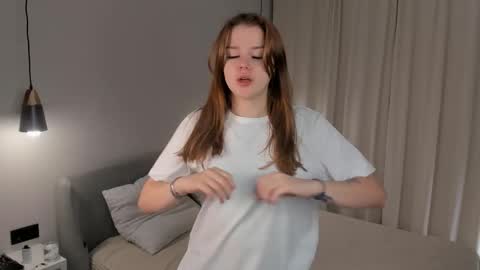 Snapshot of toriedaichendt chatting on 11-12-25, 01:06 Kamilla online show from 11-12-25, 01:06