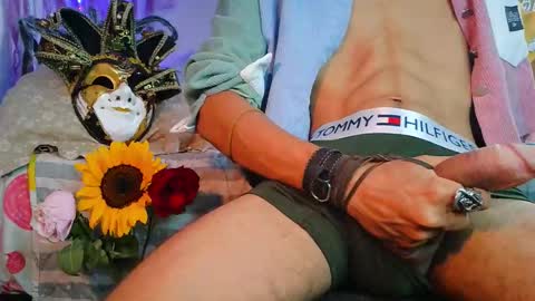 Enzo Moretti online show from 10-31-25, 12:11