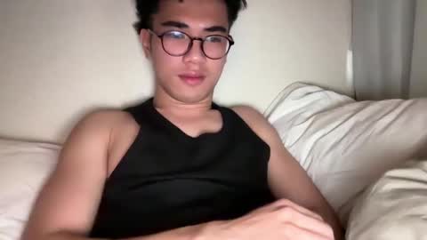 Snapshot of toshikaro0 chatting on 12-27-24, 05:31 Karo online show from 12-27-24, 05:31