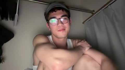 Snapshot of toshikaro0 chatting on 02-11-25, 05:29 Karo online show from 02-11-25, 05:29