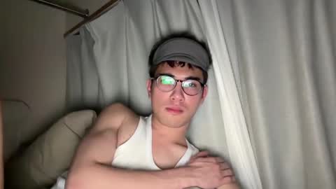 Snapshot of toshikaro0 chatting on 02-16-25, 01:38 Karo online show from 02-16-25, 01:38