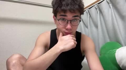 Snapshot of toshikaro0 chatting on 03-09-25, 03:49 Karo online show from 03-09-25, 03:49