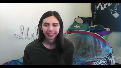 Snapshot of totalfuckingadorable chatting on 03-19-26, 06:56 Luna online show from 03-19-26, 06:56