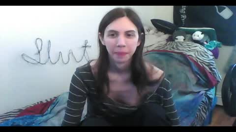Luna online show from 04-28-26, 08:58
