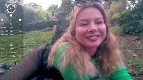 Snapshot of totally_spy chatting on 09-18-25, 11:34 Madam Viktoria Vacation in Portugal 2811 - 0412 online show from 09-18-25, 11:34