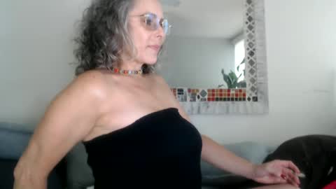 Snapshot of totypink chatting on 06-17-26, 03:46 TotyPink online show from 06-17-26, 03:46