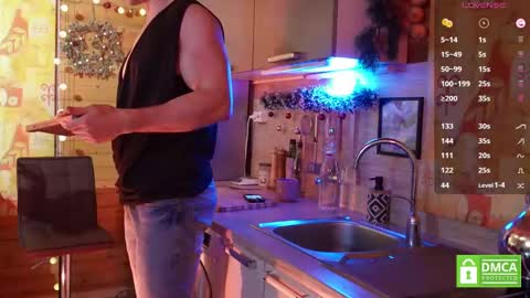Snapshot of touch_of_eros chatting on 12-26-24, 06:19 Paul online show from 12-26-24, 06:19
