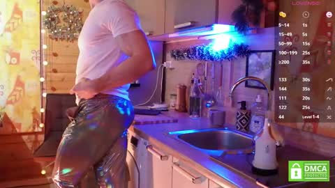 Snapshot of touch_of_eros chatting on 01-25-25, 05:29 Paul online show from 01-25-25, 05:29