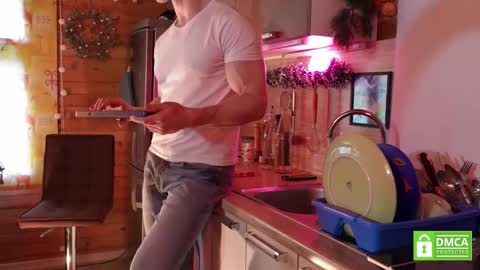 Snapshot of touch_of_eros chatting on 02-28-25, 08:20 Paul online show from 02-28-25, 08:20
